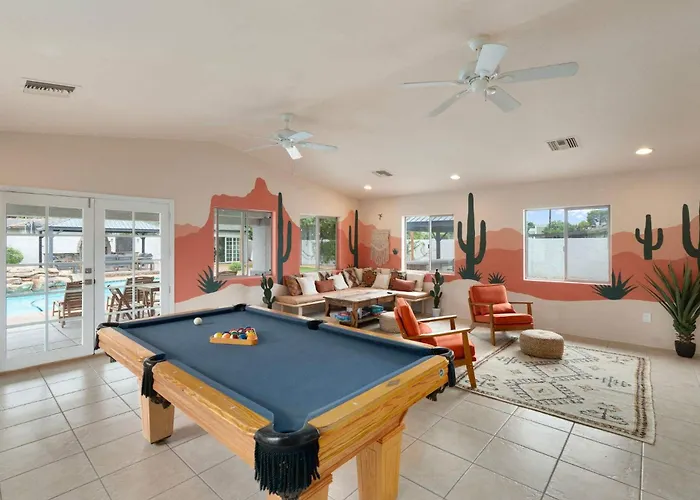Hébergement de vacances Heated Pool Pickleball Mini Putt Gym Sleeps 24