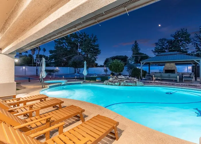Heated Pool Pickleball Mini Putt Gym Sleeps 24 Ferienhaus *