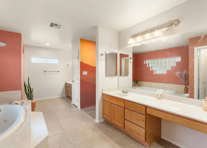 Heated Pool Pickleball Mini Putt Gym Sleeps 24 * Phoenix